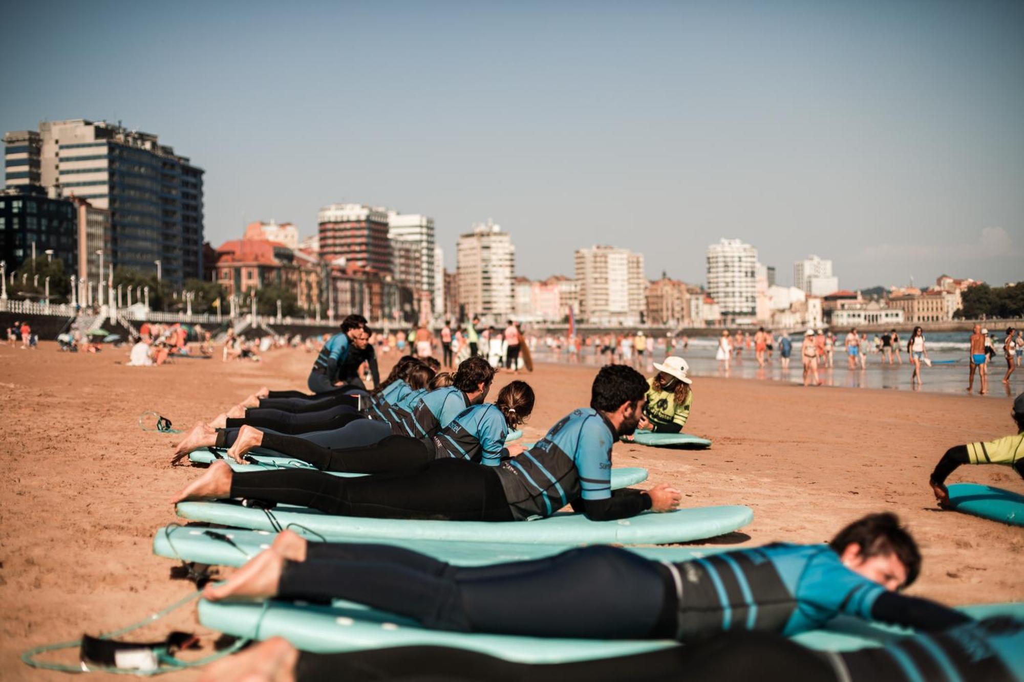 Gijon Surf Hostel Bagian luar foto