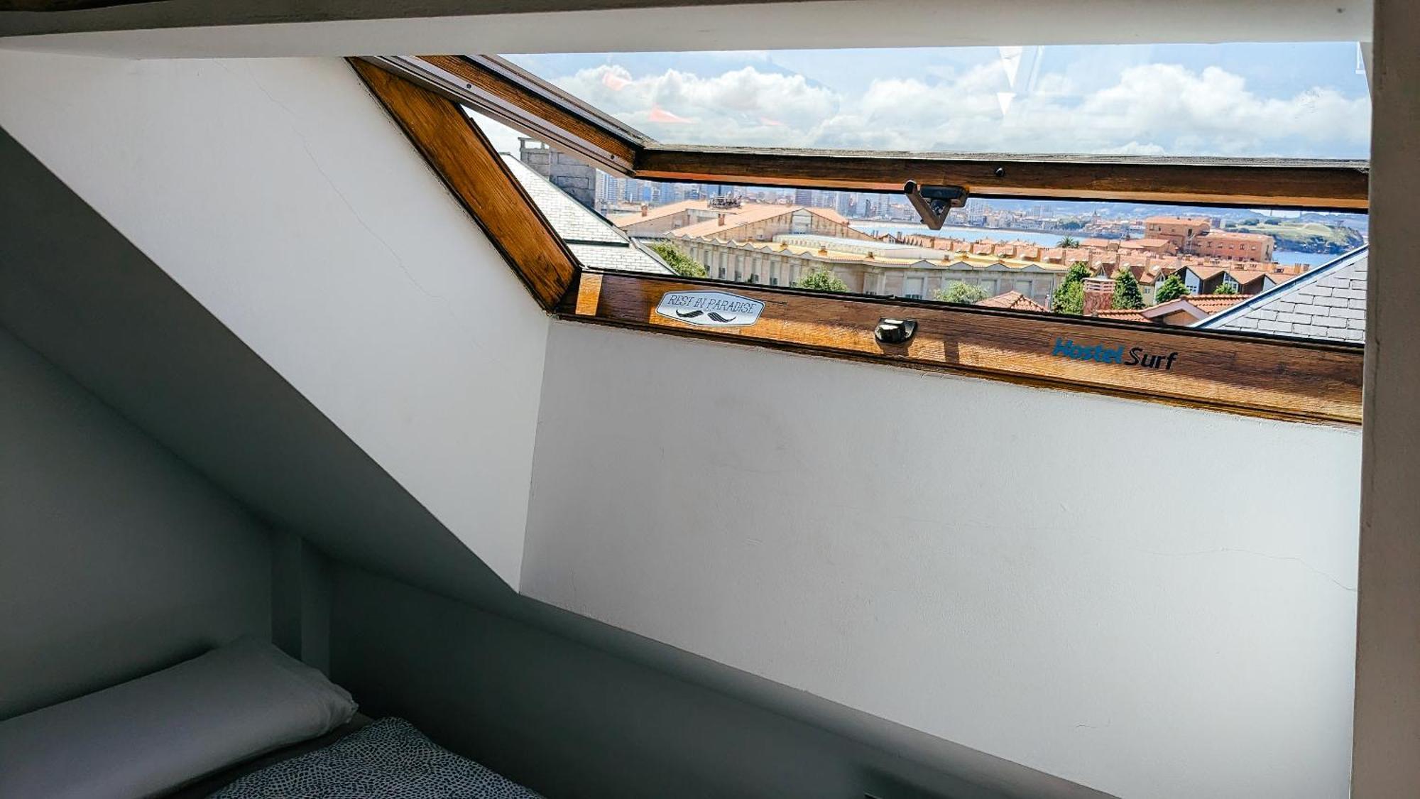 Gijon Surf Hostel Bagian luar foto